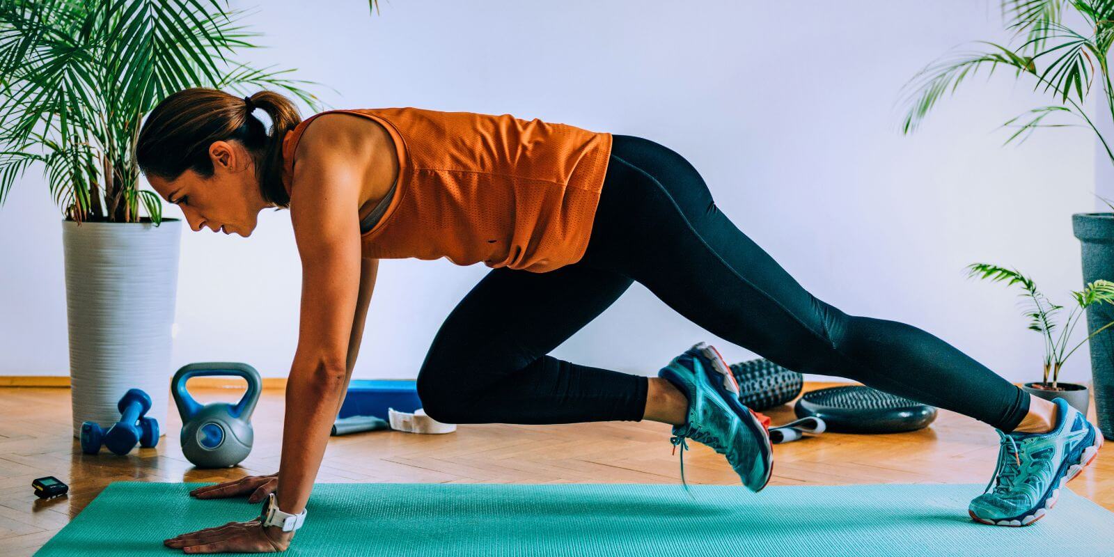 frau-macht-kraftraining-matte-praeventionskursangebot